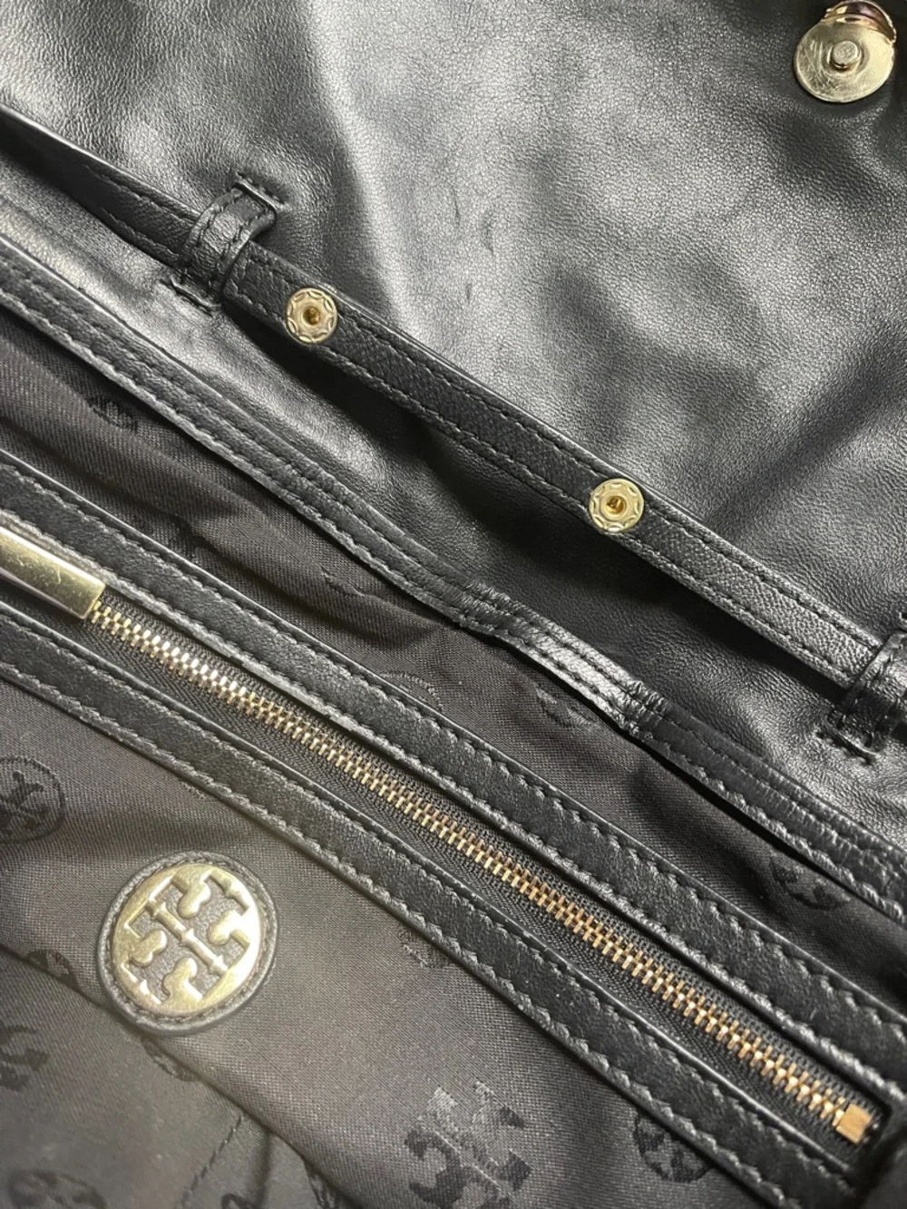 Tory Burch- Black Quilted Leather Shoulder Bag with Gold Chain